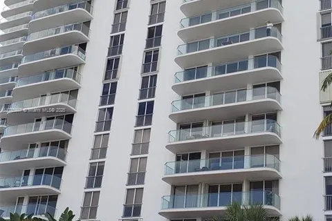 19707 Turnberry Way # 23D, Aventura FL 33180