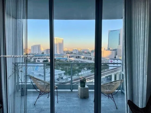 90 SW 3rd St # 1508, Miami FL 33130