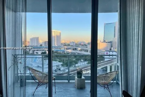 90 SW 3rd St # 1508, Miami FL 33130