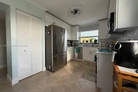 10207 Sunrise Lakes Blvd # 401, Sunrise FL 33322