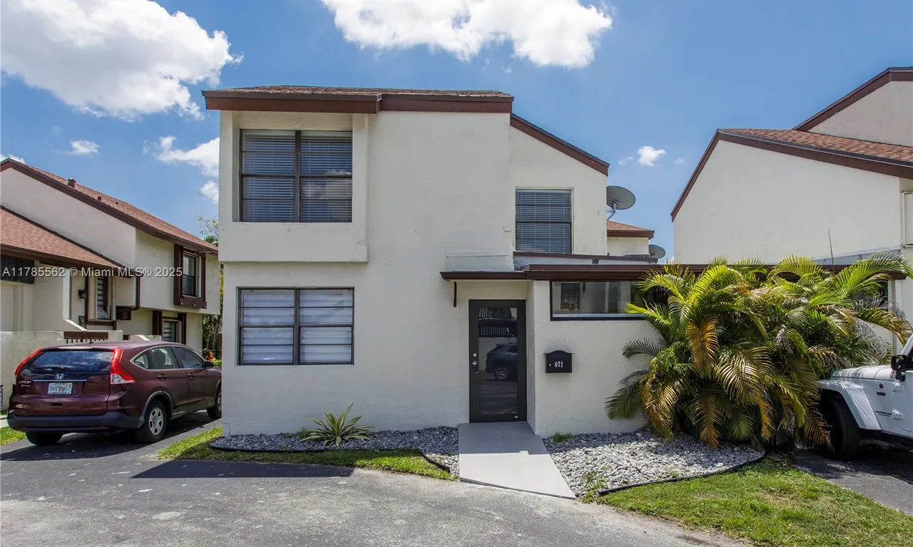 471 NW 98th Ct # 471, Miami FL 33172
