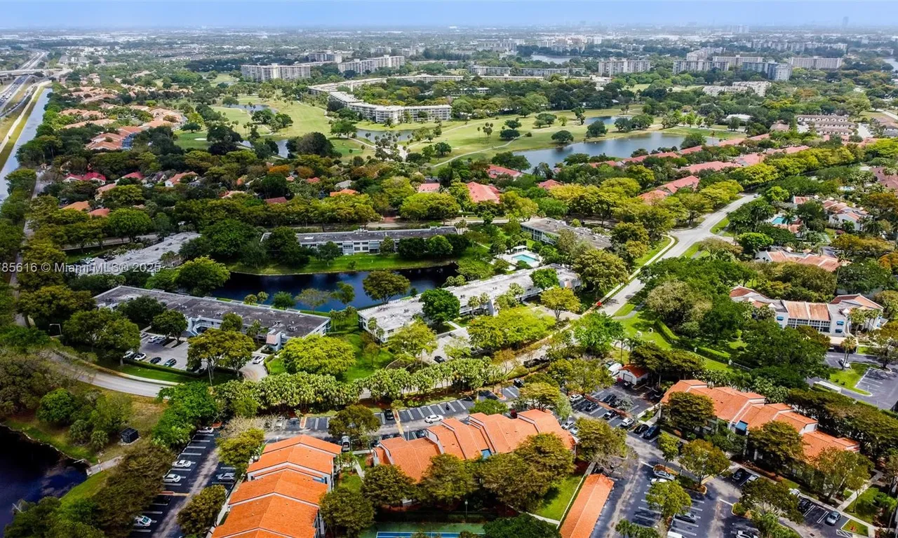 4221 W Palm Aire Dr # 203, Pompano Beach FL 33069
