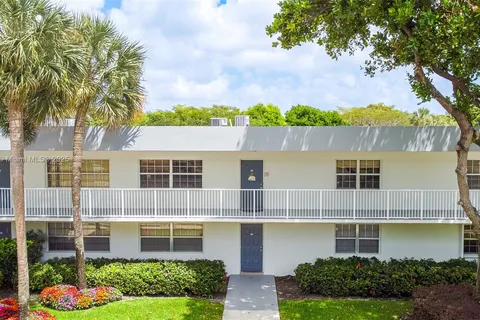 4221 W Palm Aire Dr # 203, Pompano Beach FL 33069
