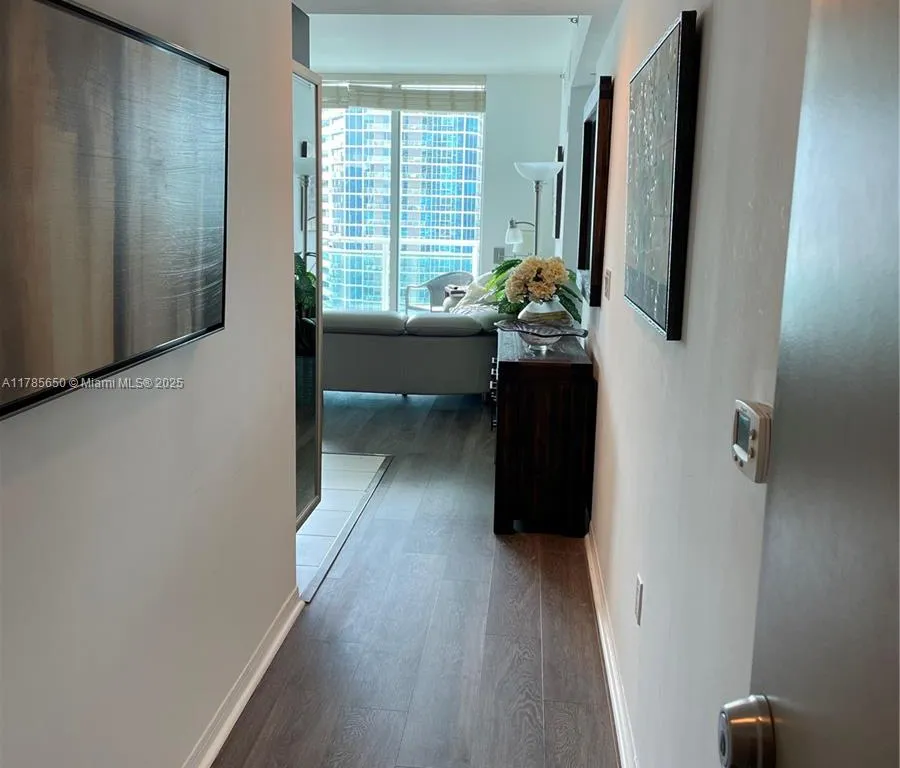 950 Brickell Bay Dr # 2907, Miami FL 33131