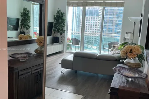 950 Brickell Bay Dr # 2907, Miami FL 33131