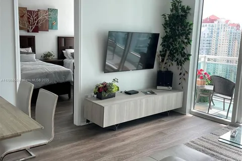 950 Brickell Bay Dr # 2907, Miami FL 33131