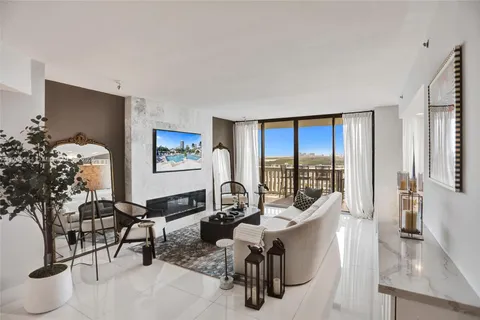 2000 Island Blvd # 2008, Aventura FL 33160