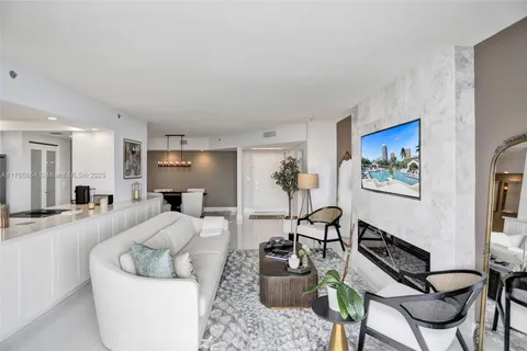 2000 Island Blvd # 2008, Aventura FL 33160