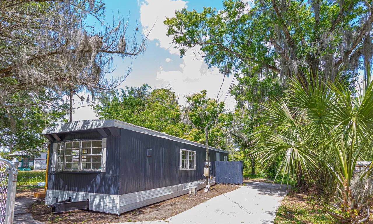 120 E Hicks St, Palatka FL 32177