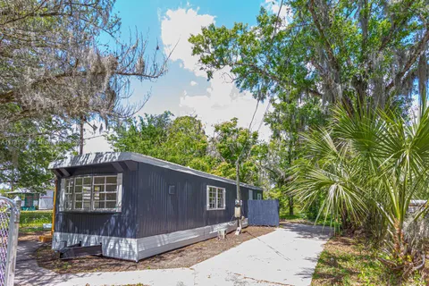 120 E Hicks St, Palatka FL 32177