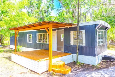 120 E Hicks St, Palatka FL 32177