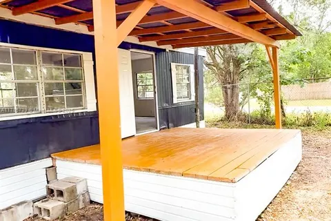 120 E Hicks St, Palatka FL 32177