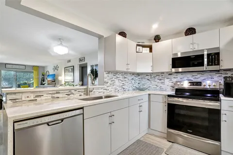 2201 Lucaya Bnd # K3, Coconut Creek FL 33066