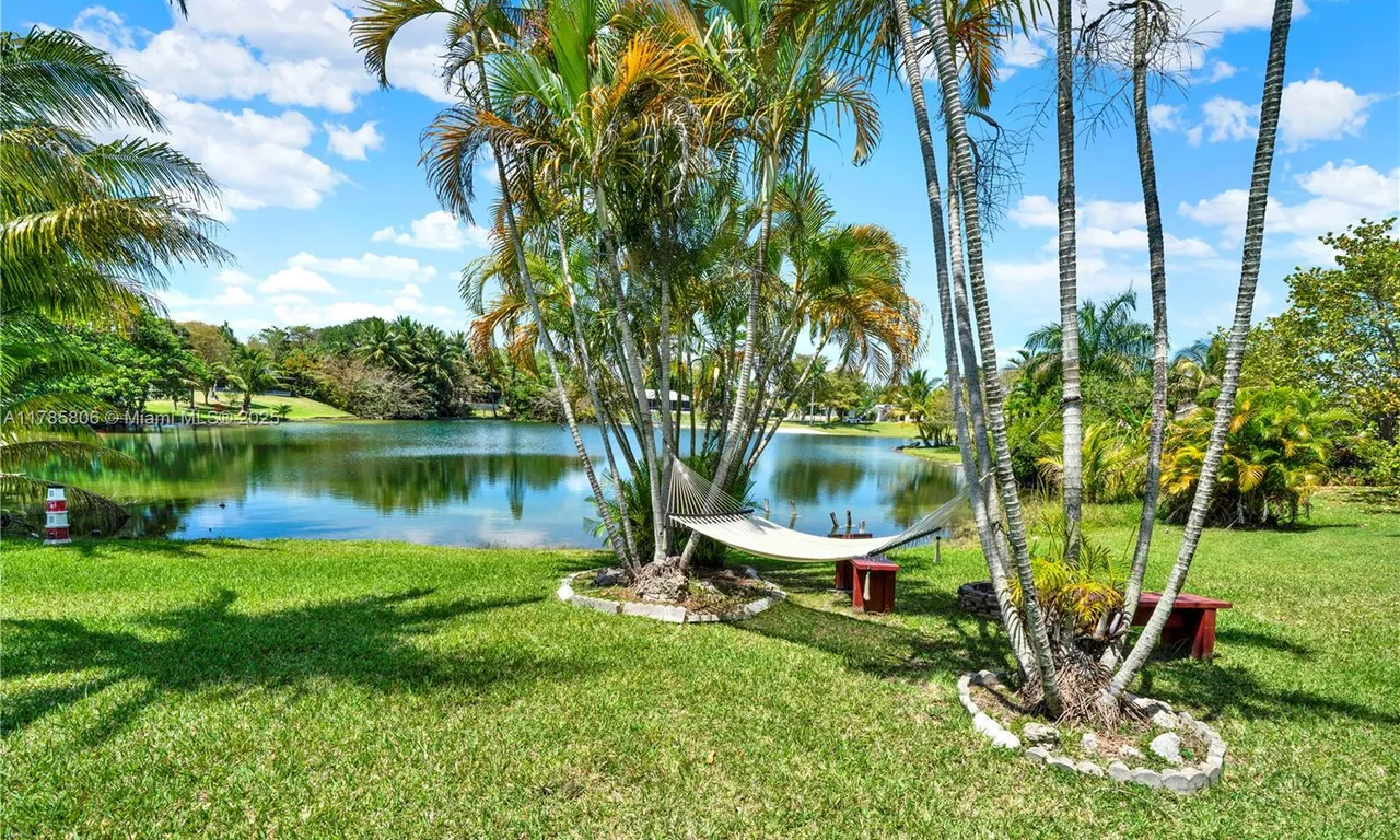 21420 SW 97th Pl, Cutler Bay FL 33189