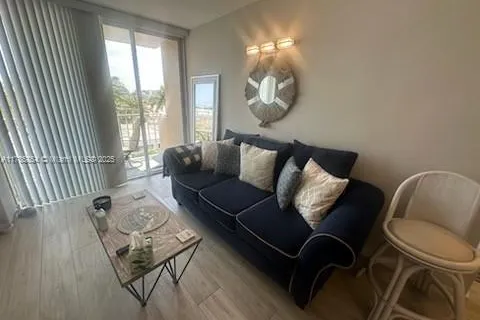 1050 SE 15th St # 500, Fort Lauderdale FL 33316