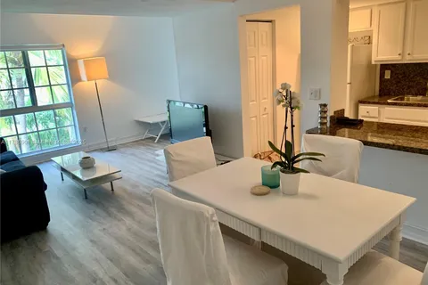 290 Sunrise # D, Key Biscayne FL 33149