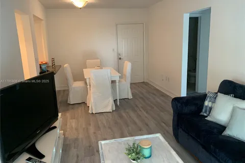 290 Sunrise # D, Key Biscayne FL 33149