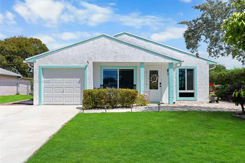 8377 Summer Field Pl, Boca Raton FL 33433