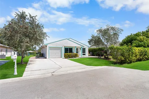 8377 Summer Field Pl, Boca Raton FL 33433