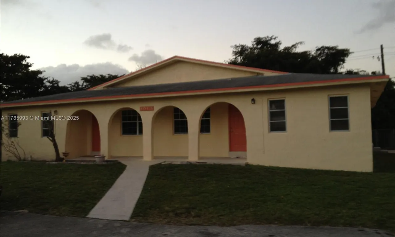 4063 SW 51st St # A, Dania Beach FL 33314