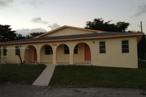 4063 SW 51st St # A, Dania Beach FL 33314