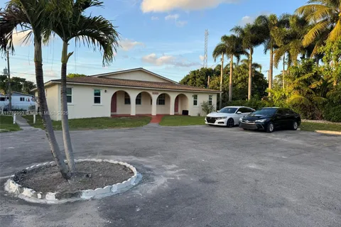 4063 SW 51st St # A, Dania Beach FL 33314