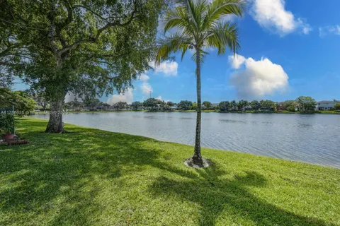 230 NW 106th Ter, Pembroke Pines FL 33026