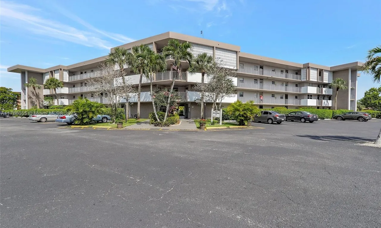 2800 NW 47th Ter # 404B, Lauderdale Lakes FL 33313