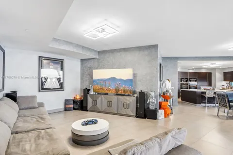 18555 Collins Ave # 5505, Sunny Isles Beach FL 33160