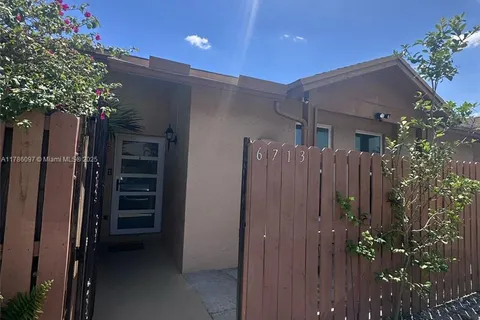6713 NW 188th Ter # 37, Hialeah FL 33015