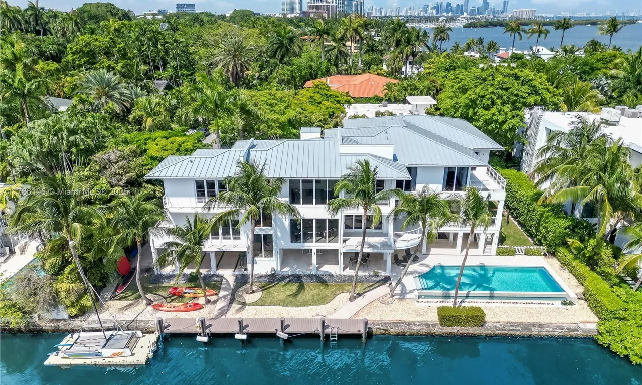 3835 Carole Ct, Miami FL 33133