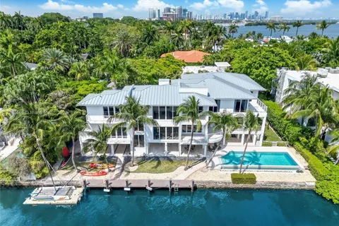 3835 Carole Ct, Miami FL 33133