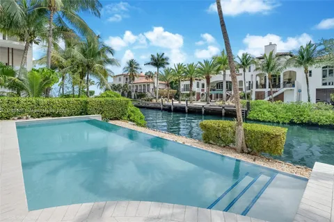 3835 Carole Ct, Miami FL 33133