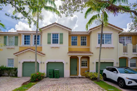 445 NE 21st Ave, Homestead FL 33033