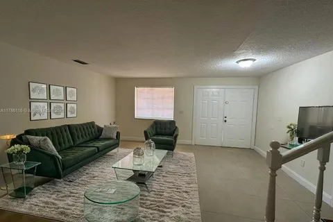 9825 NW 122nd Ter, Hialeah Gardens FL 33018