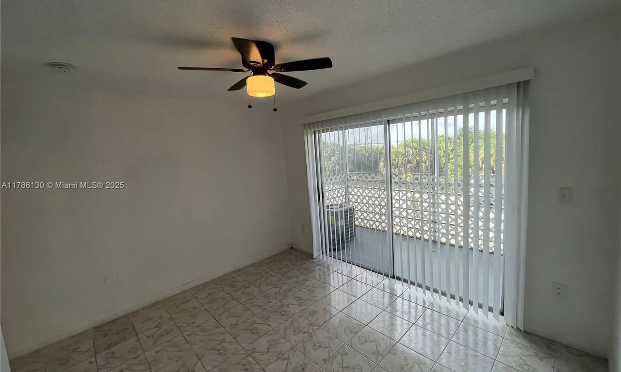 3710 NW 21st St # 211, Lauderdale Lakes FL 33311
