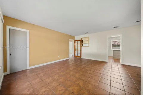 6150 SW 15th St, West Miami FL 33144