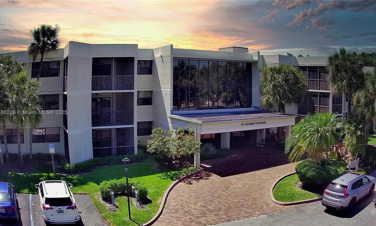 491 RACQUET CLUB RD # 113, Weston FL 33326