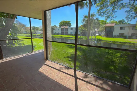 491 RACQUET CLUB RD # 113, Weston FL 33326