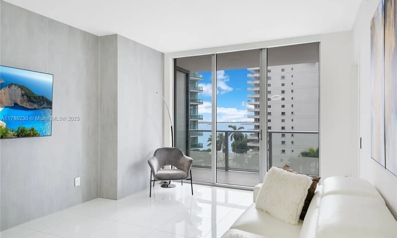 1300 Brickell Bay Dr # 706, Miami FL 33131