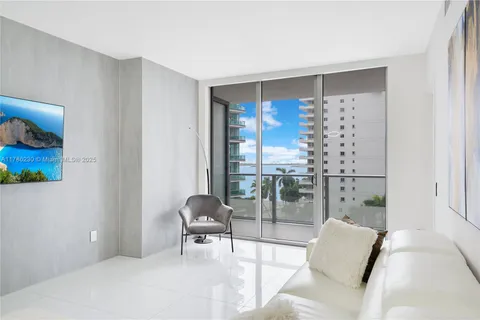 1300 Brickell Bay Dr # 706, Miami FL 33131