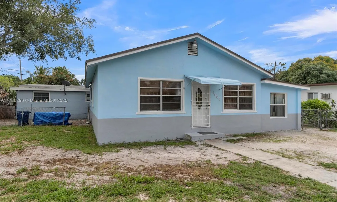 1006 NW 112th Ter, Miami FL 33168