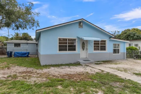 1006 NW 112th Ter, Miami FL 33168