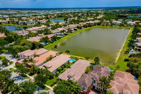 17937 Villa Club Way, Boca Raton FL 33496