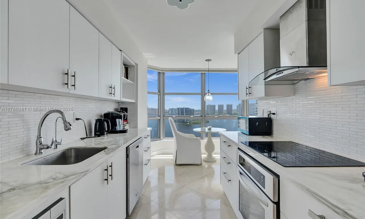 3500 Mystic Pointe Dr # 2101, Aventura FL 33180