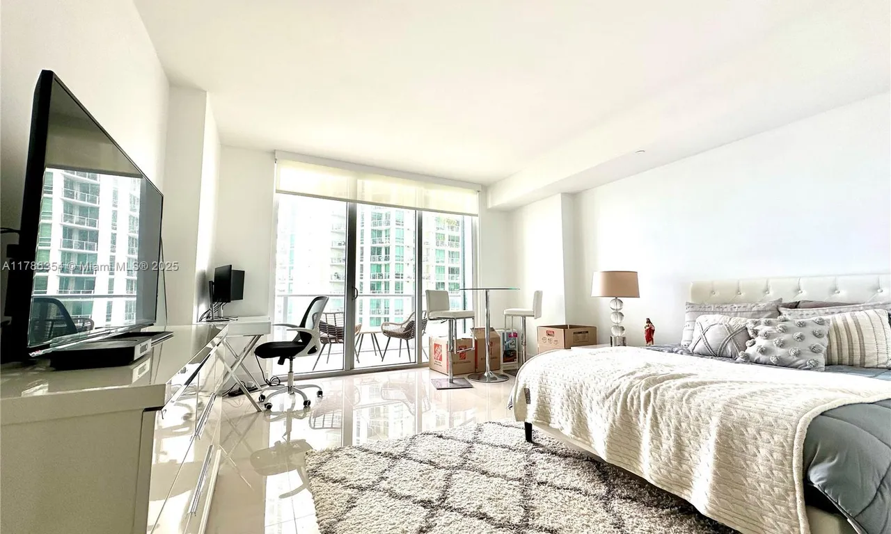 1300 Brickell Bay Dr # 1205, Miami FL 33131