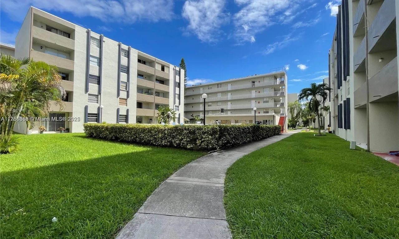 10000 NW 80th Ct # 2523, Hialeah Gardens FL 33016