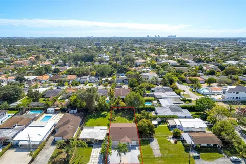 6372 SW 32nd St, Miami FL 33155