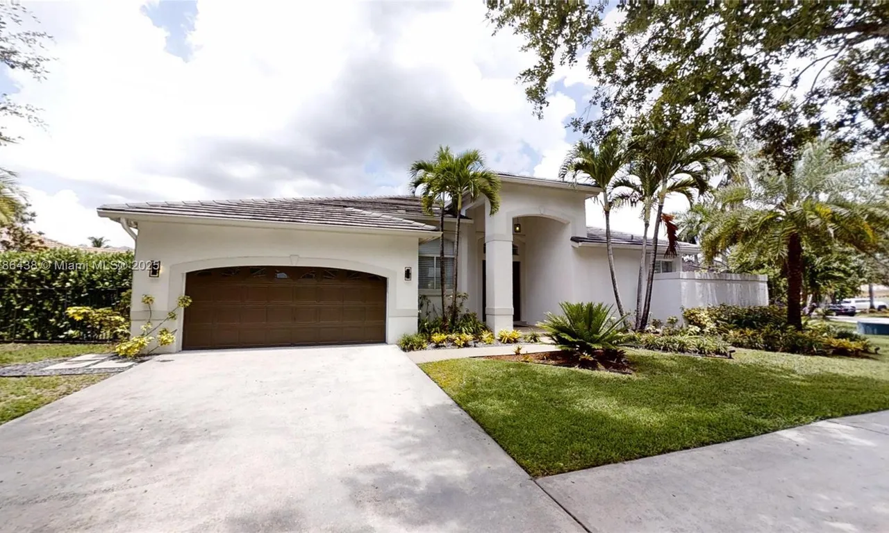 3050 Lakewood Dr # 0, Weston FL 33332
