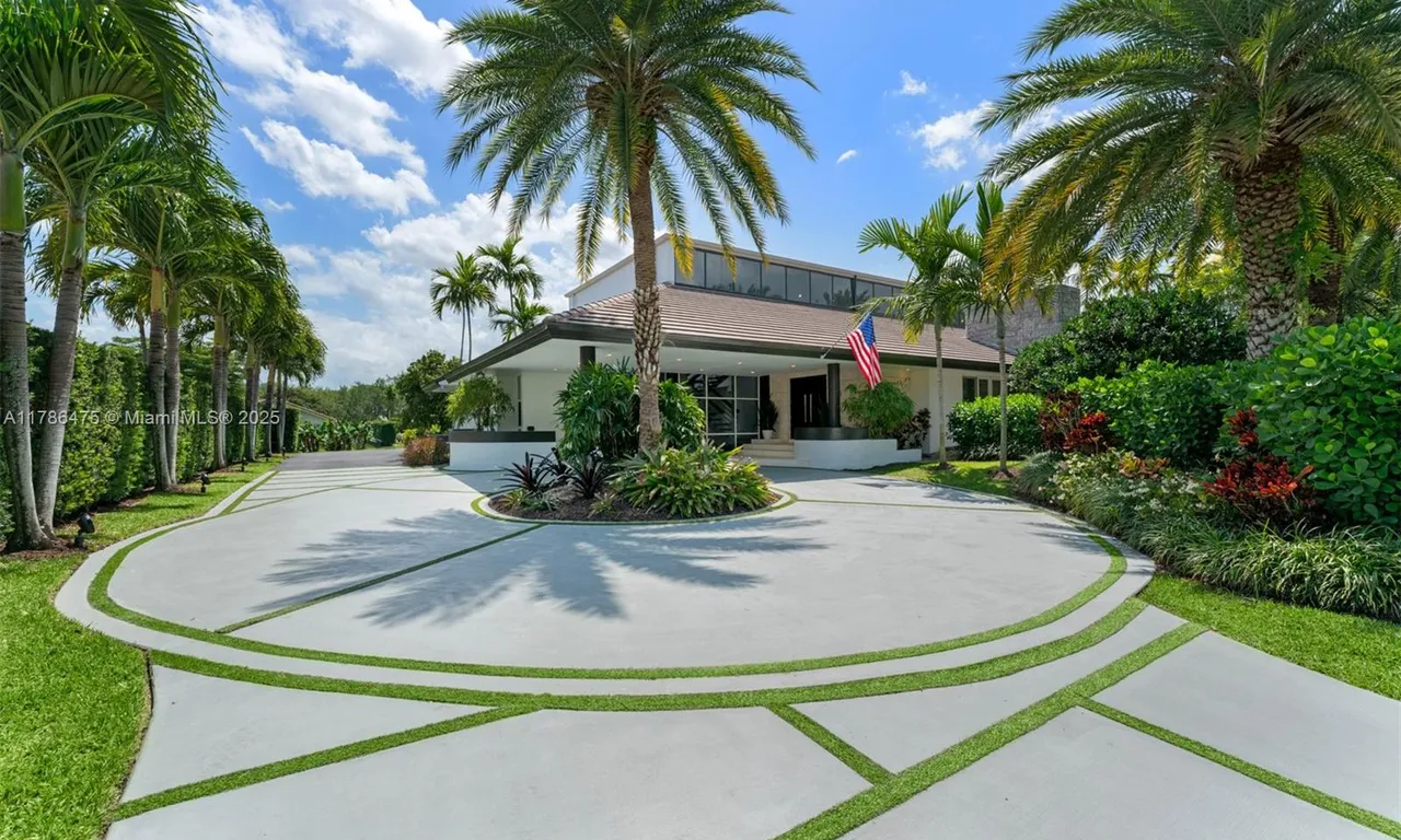 8820 SW 104th St, Miami FL 33176